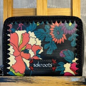 NWOT Sakroot zip around amazing wallet, never used